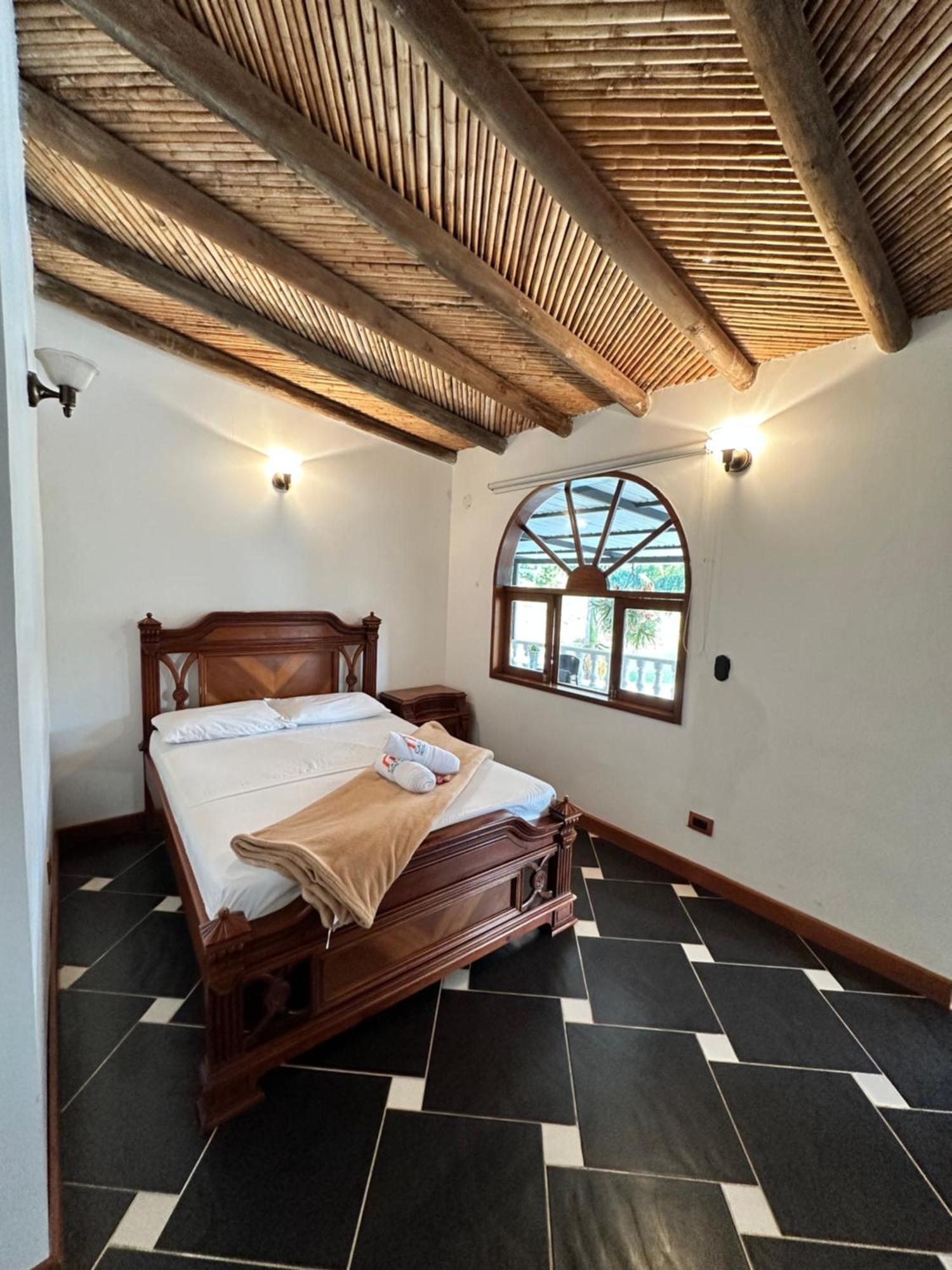 Hotel Casa Linda Guatape Exterior photo