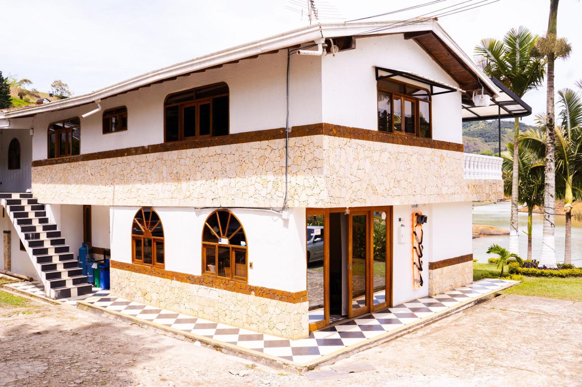 Hotel Casa Linda Guatape Exterior photo