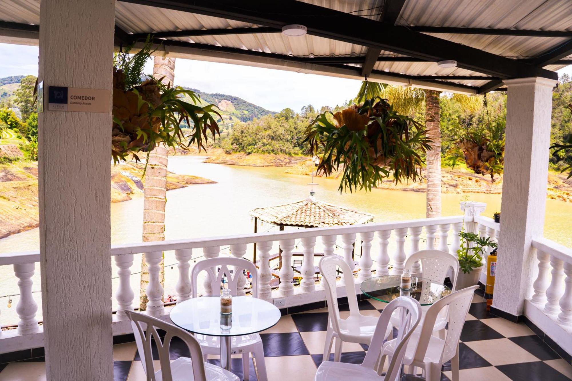 Hotel Casa Linda Guatape Exterior photo